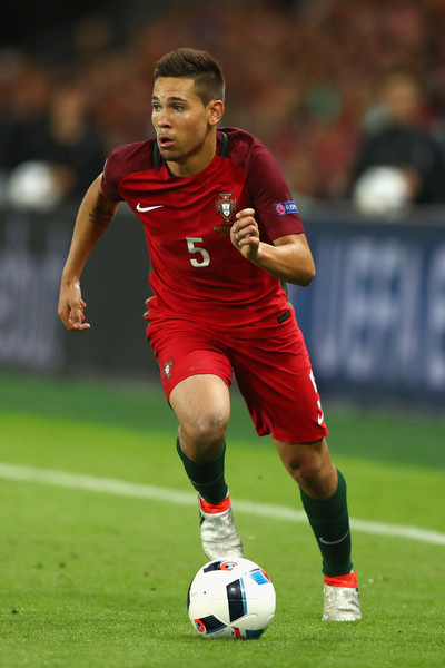 包含葡萄牙防线曝光，战术漏洞成弱点的词条