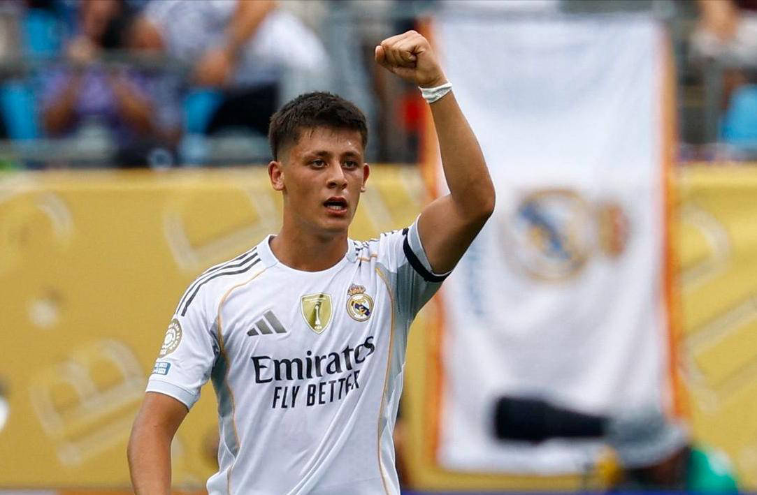 皇马客场逆转胜，球迷欢呼不已