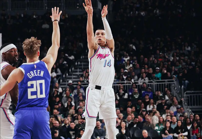 热火逆袭惜败，字母哥独揽分的简单介绍