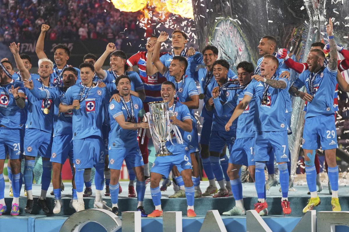 墨西哥队豪取欧锦赛四强，成为焦点