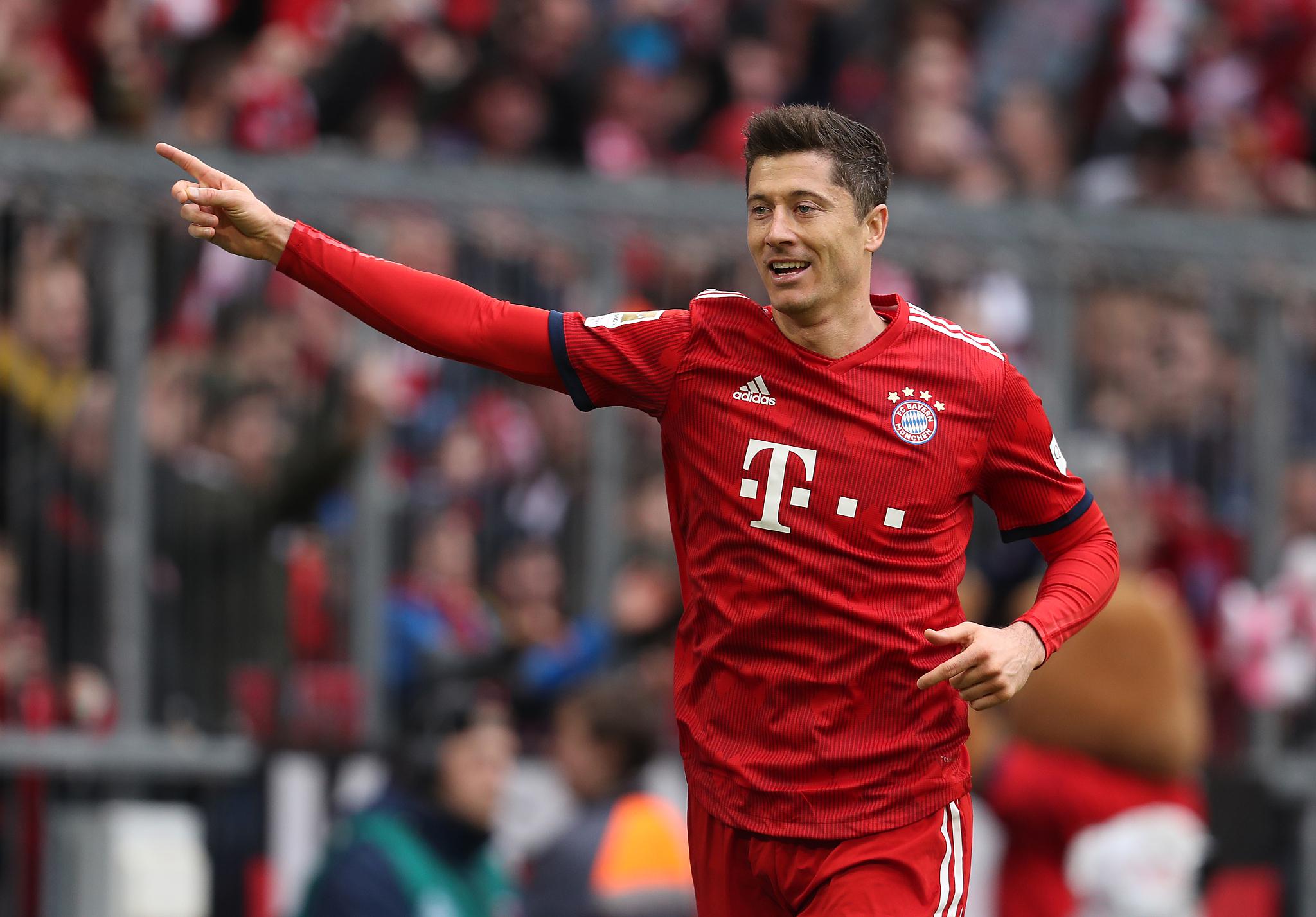 巴西完胜利物浦,莱万刷新纪录 巴西完胜利物浦,莱万刷新纪录