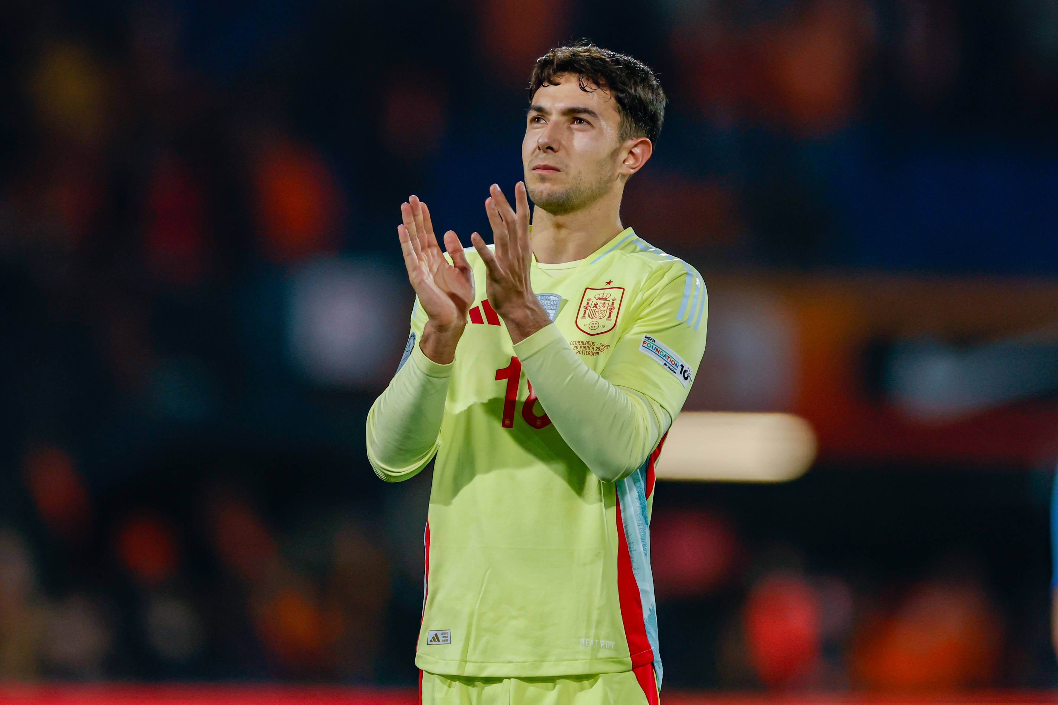 英格兰碾压马赛，门迪带队取胜