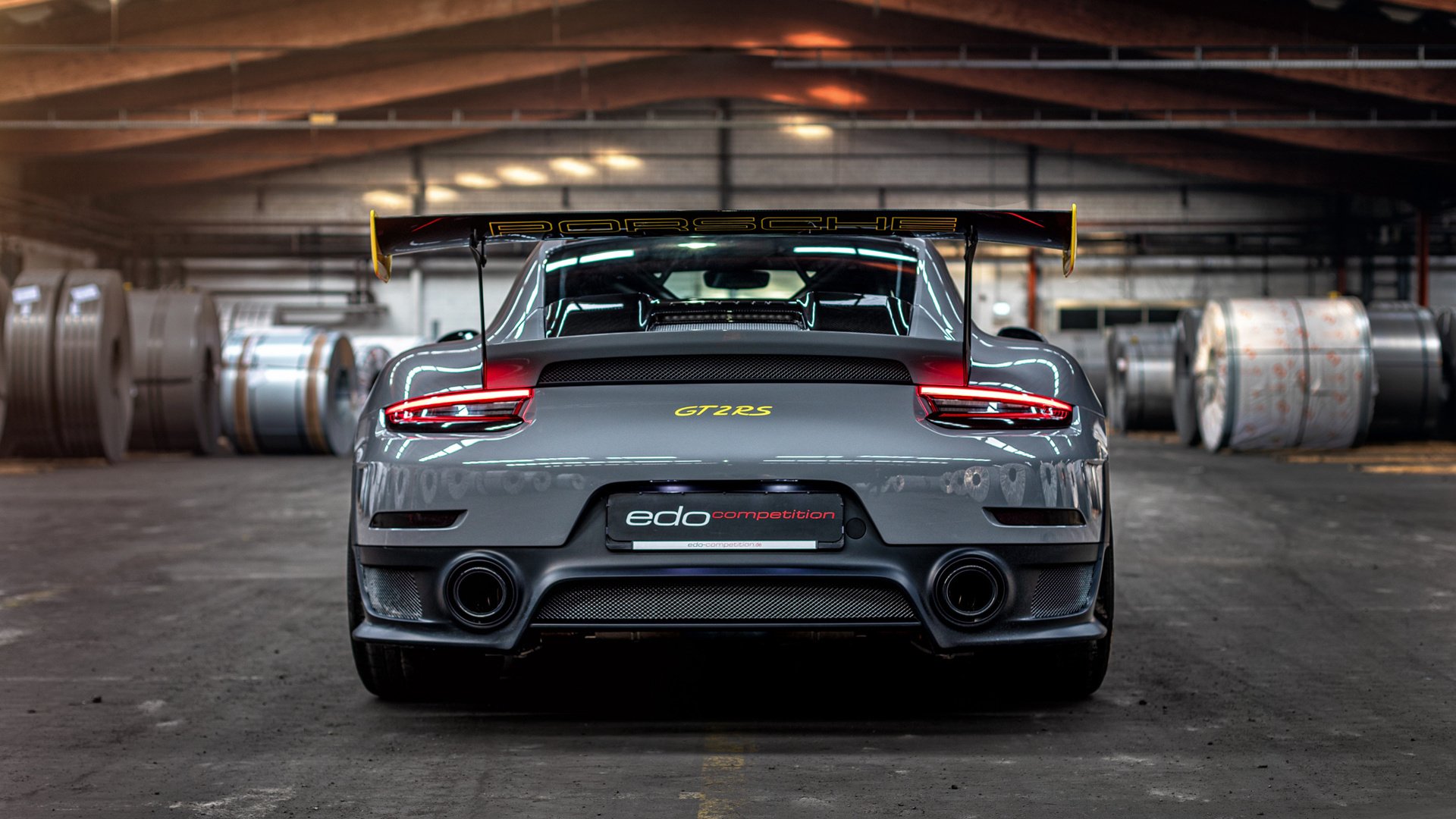 棋手楚阿梅尼，在东京巨蛋下着安哥拉的雨