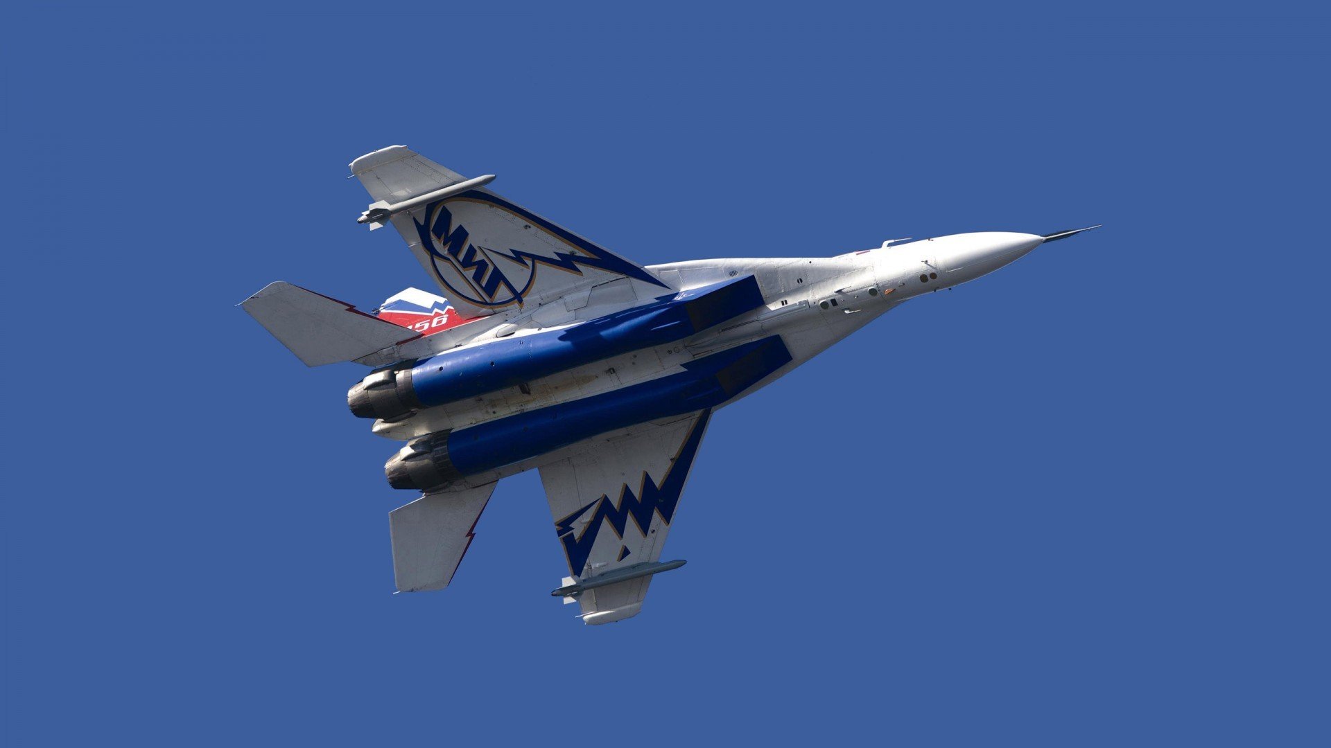 唯一性的交响,英超争冠焦点战与毕尔巴鄂压制几内亚的启示